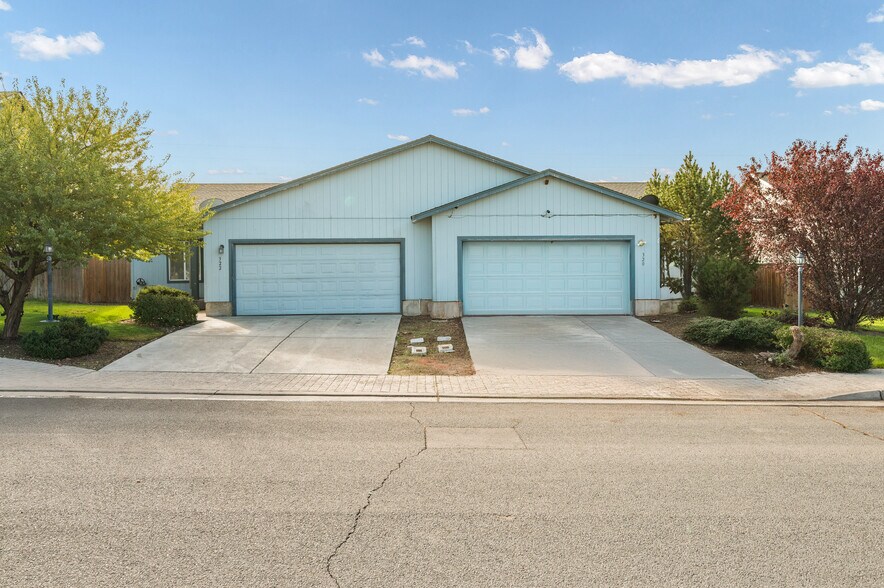 888 SE Kierra Pl, Madras, OR à vendre - Photo de l’immeuble – Image 3 sur 23