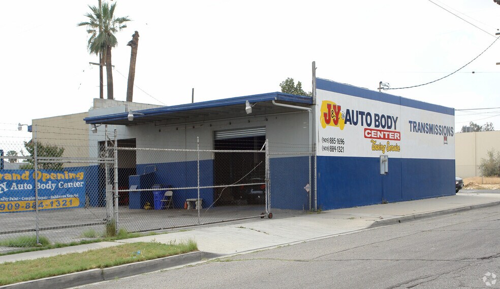 444 Oak St, San Bernardino, CA à vendre - Photo de l’immeuble – Image 2 sur 5