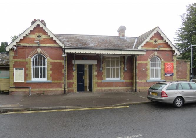 Station Rd, Bagshot à louer - Photo principale – Image 1 sur 3