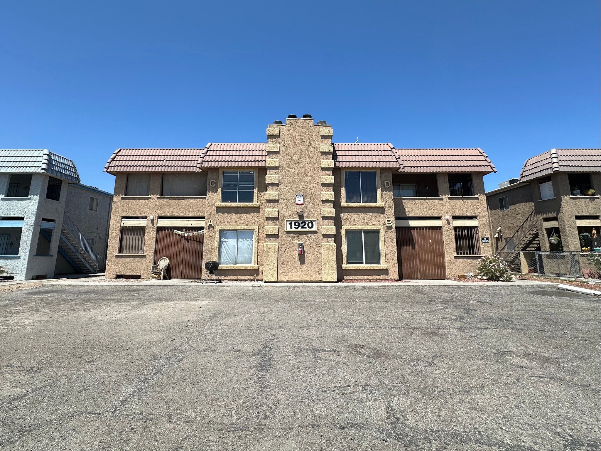 1920 Lirio Way, Las Vegas, NV à vendre Photo de l’immeuble– Image 1 sur 14