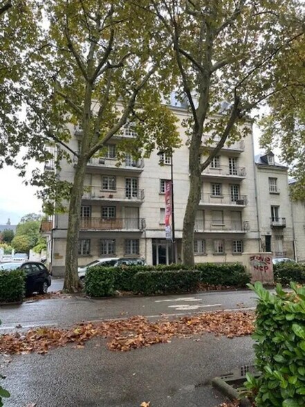 Bureau dans Tours à louer - Photo de l’immeuble – Image 1 sur 9