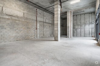 1000 1st Ave N, Saint Petersburg, FL à louer Photo intérieure– Image 2 sur 2