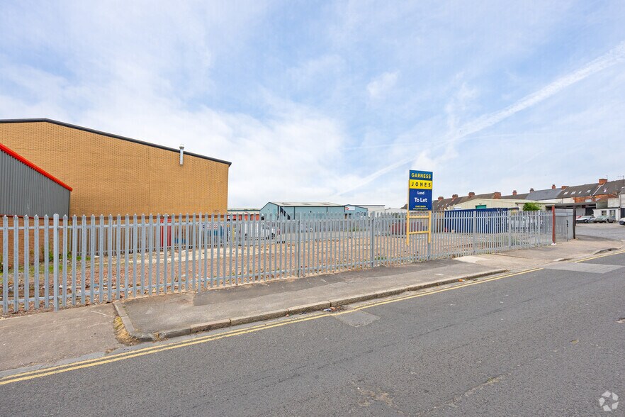 West Dock Ave, Hull à louer - Photo de l’immeuble – Image 2 sur 2