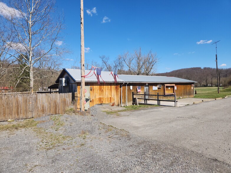 5834 West Virginia 7, Blacksville, WV à vendre - Photo de l’immeuble – Image 2 sur 50