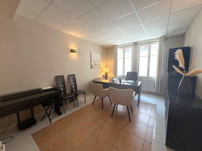 Bureau dans Maisons-Laffitte à louer - Photo intérieure – Image 2 sur 4
