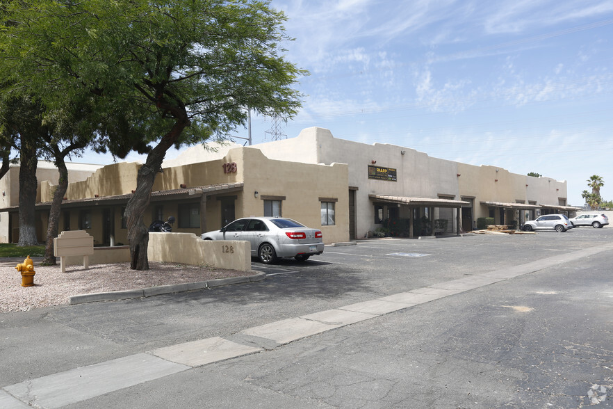 128 W Boxelder, Chandler, AZ à louer - Photo de l’immeuble – Image 2 sur 8
