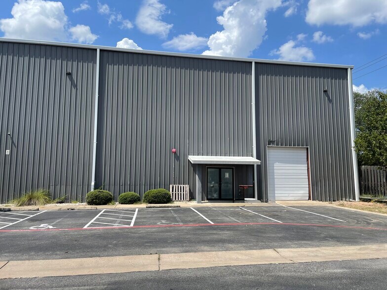 1220 Toro Grande Dr, Cedar Park, TX à louer - Photo de l’immeuble – Image 2 sur 2