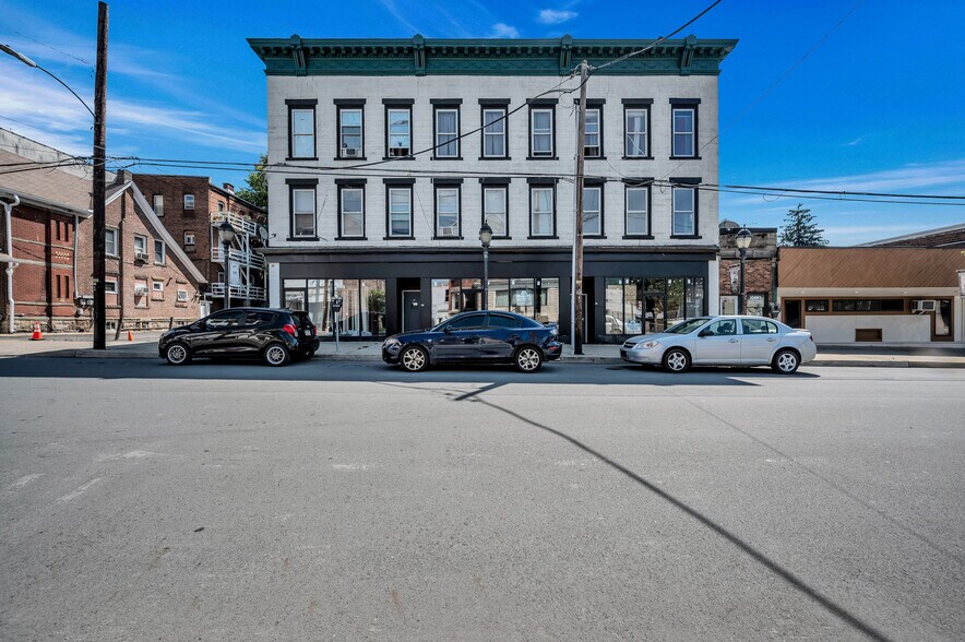 35 Units in Carbondale, PA portefeuille de 2 biens à vendre sur LoopNet.fr - Photo de l’immeuble – Image 3 sur 16