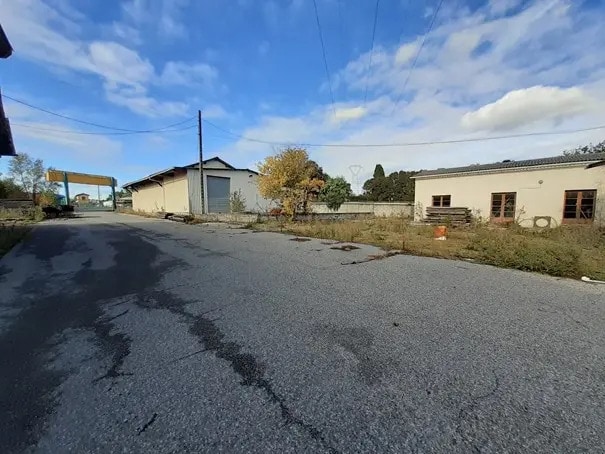 Local d'activités dans Portet-sur-Garonne à vendre - Photo de l’immeuble – Image 2 sur 9