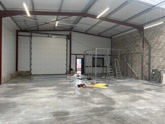 Plus de détails pour Bureau, Local d'activités à louer