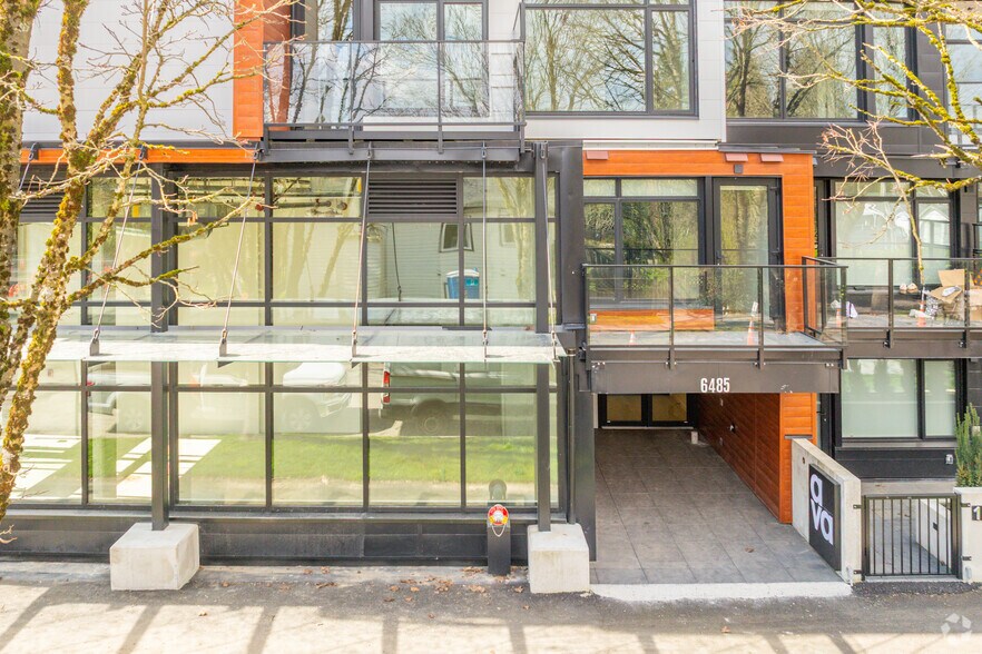 105-125 W 49th Ave, Vancouver, BC à louer - Photo de l’immeuble – Image 2 sur 4