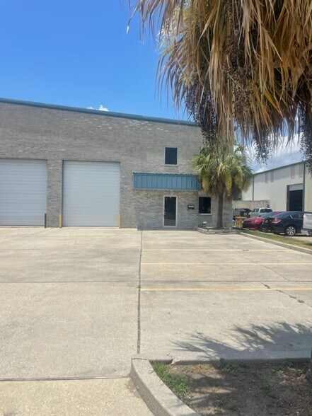2724 Crestview St, Kenner, LA à louer - Photo de l’immeuble – Image 3 sur 12