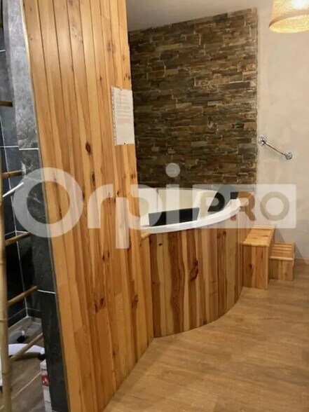 Immeuble residentiel dans Orléans à vendre - Photo intérieure – Image 3 sur 3