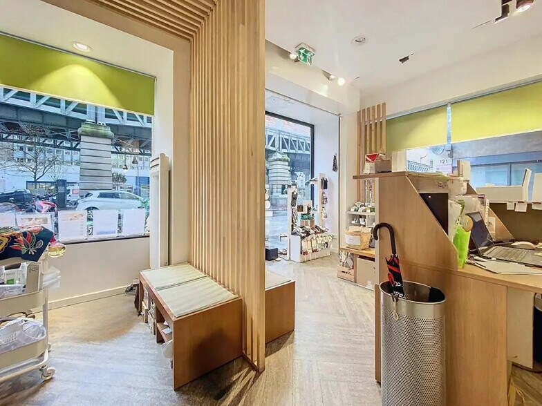 Local commercial dans Paris à vendre - Photo intérieure – Image 1 sur 6