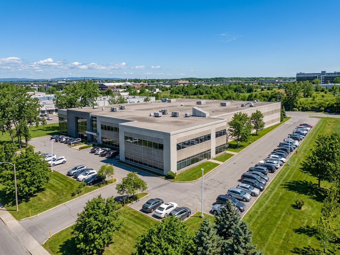 16715 Boul Hymus, Kirkland, QC à louer Photo principale– Image 1 sur 6