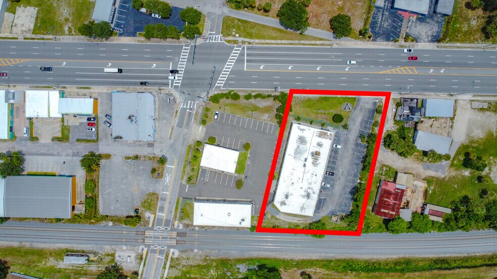 2500 S Harbor City Blvd, Melbourne, FL à louer - Photo de l’immeuble – Image 2 sur 16