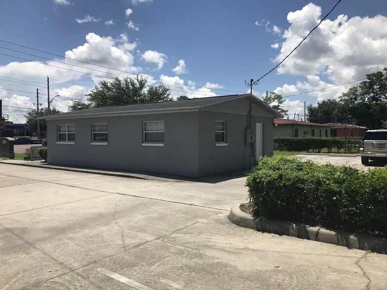 1334 S Semoran Blvd, Orlando, FL à louer - Photo de l’immeuble – Image 3 sur 13