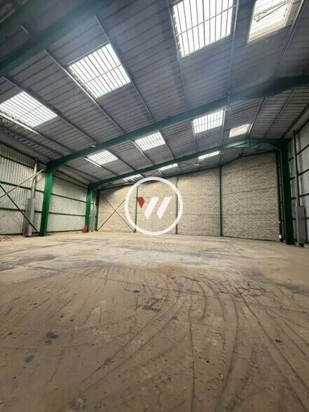 Bureau dans Bouc-Bel-Air à louer - Photo intérieure – Image 1 sur 11