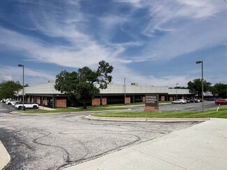 Plus de détails pour 10400 Hickman Mills Dr, Kansas City, MO - Local d’activités à vendre
