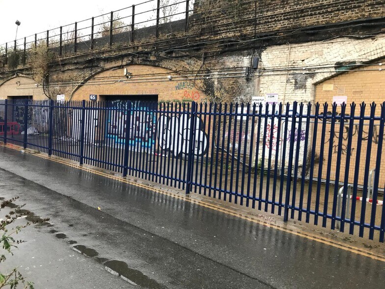 Pedley St, Londres à louer - Photo de l’immeuble – Image 2 sur 6