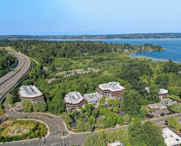 10210 NE Points Dr, Kirkland, WA à louer - Photo principale – Image 1 sur 23
