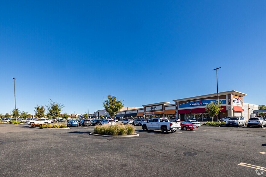 2021-2093 Smith Haven Plz, Lake Grove, NY à louer - Photo de l’immeuble – Image 2 sur 7