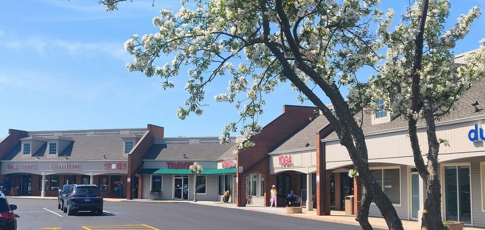1795-1807 S Washington St, Naperville, IL à louer - Photo de l’immeuble – Image 2 sur 10