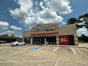 21147 State Highway 249, Houston, TX à louer Photo de l’immeuble– Image 2 sur 4