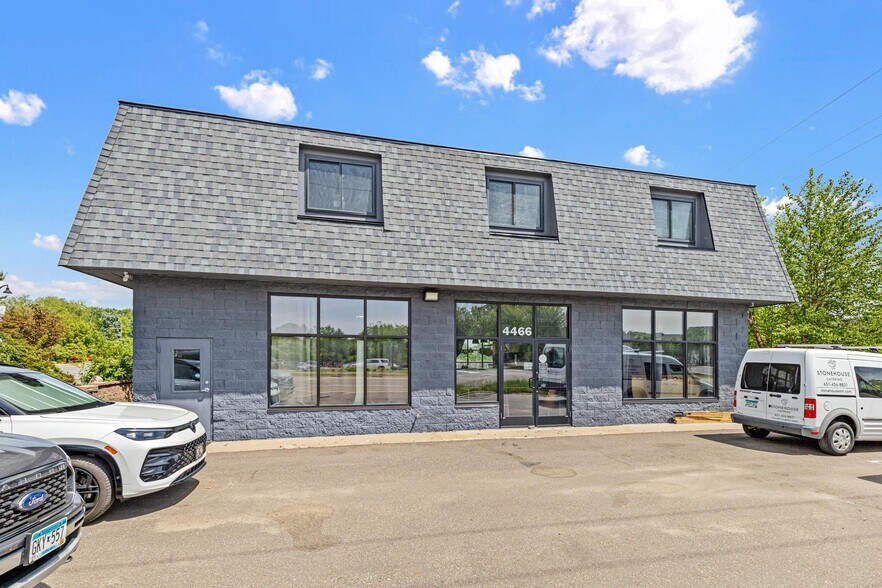 4466 Centerville Rd, White Bear Lake, MN à vendre - Photo de l’immeuble – Image 1 sur 21