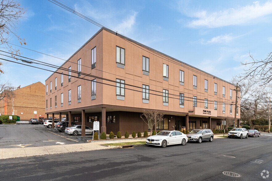 75 Main St, Millburn, NJ à louer - Photo de l’immeuble – Image 3 sur 7