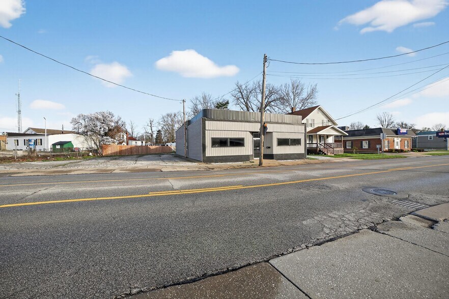 161 E Main St, Geneva, OH à vendre - Photo de l’immeuble – Image 3 sur 19