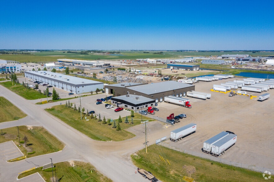 240036 Frontier Pl SE, Rocky View No 44, AB à vendre - Aérien – Image 2 sur 5
