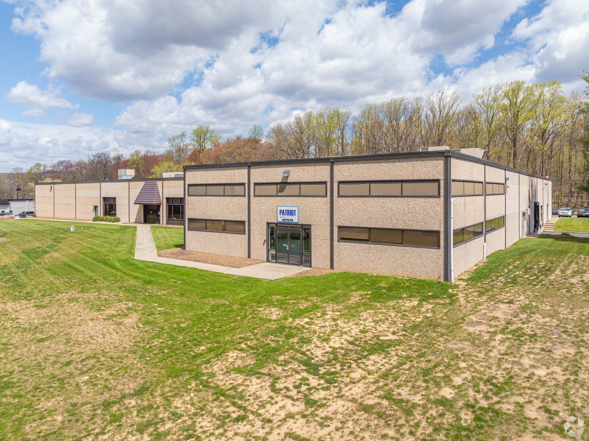 5 Astro Pl, Denville, NJ à louer Photo principale– Image 1 sur 9