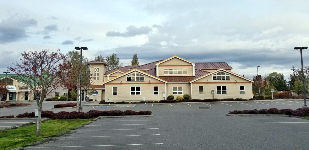 275 SE Cabot Dr, Oak Harbor, WA à louer - Photo de l’immeuble – Image 1 sur 5
