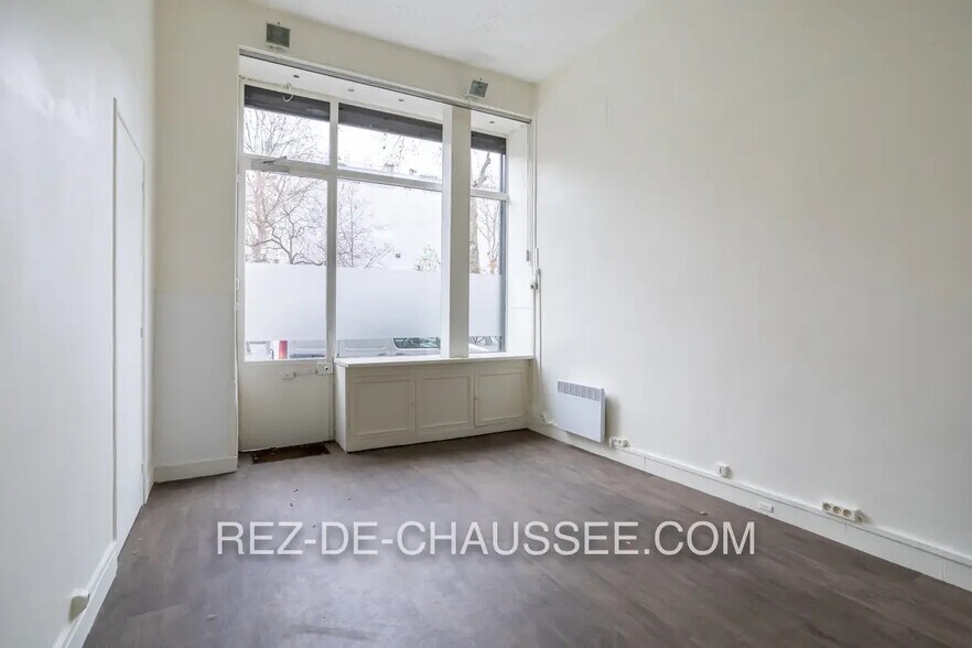 Local commercial dans Paris à louer - Photo de l’immeuble – Image 1 sur 4