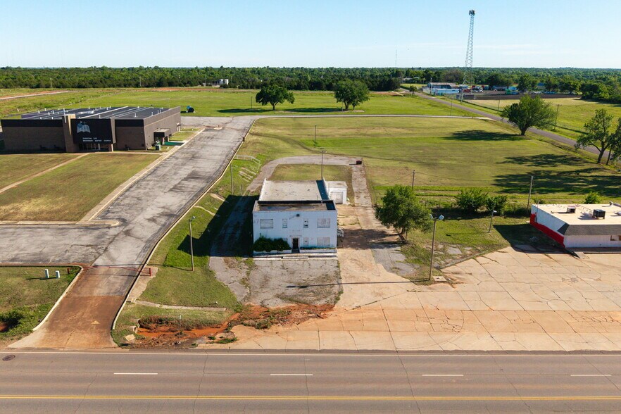 4627 NE 23rd St, Oklahoma City, OK à vendre - Photo de l’immeuble – Image 2 sur 8