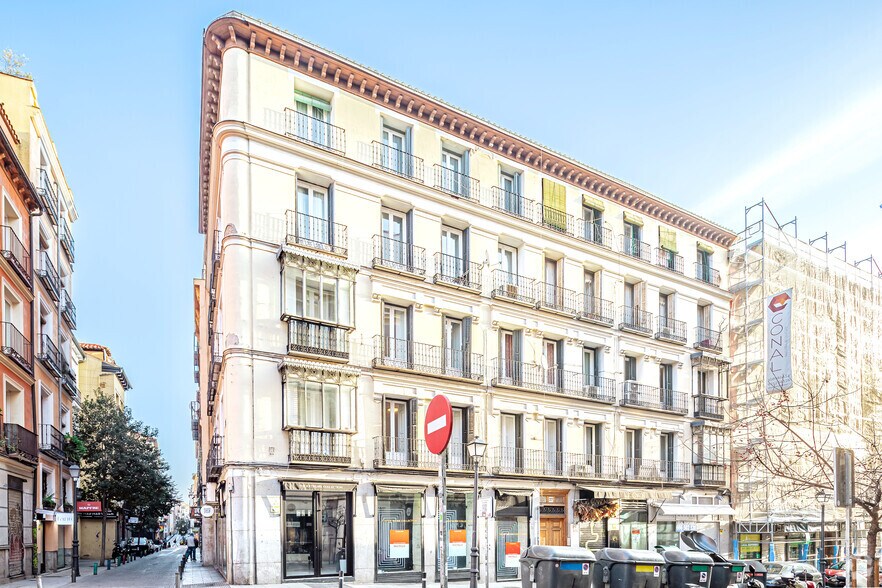 Calle de Augusto Figueroa, 27, Madrid, Madrid à louer - Photo de l’immeuble – Image 2 sur 2