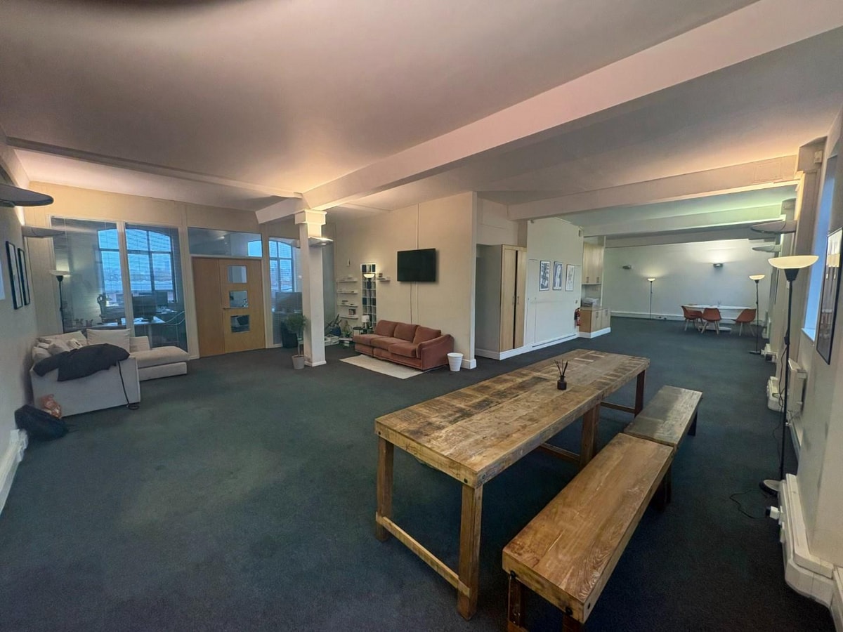 32-39 Warple Way, Londres, LND W3 7SR - Lot 2C-2D - - Photo intérieure - Image 1 of 5
