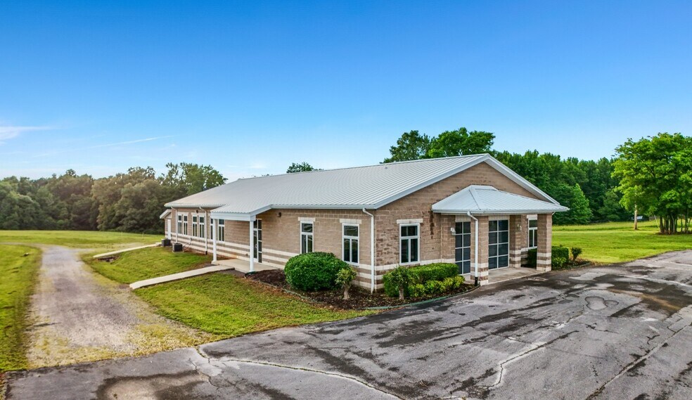 14717 Friend Rd, Athens, AL à vendre - Photo de l’immeuble – Image 2 sur 34