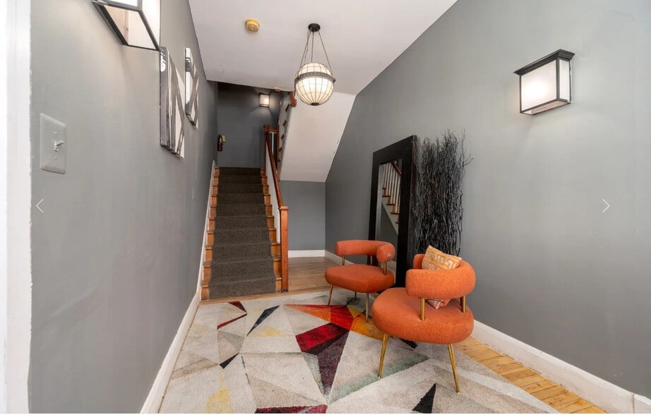 518 Virginia Ave, Towson, MD à louer - Hall d’entrée – Image 3 sur 17