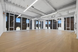 300 Kent Ave, Brooklyn, NY à louer Photo intérieure– Image 2 sur 8