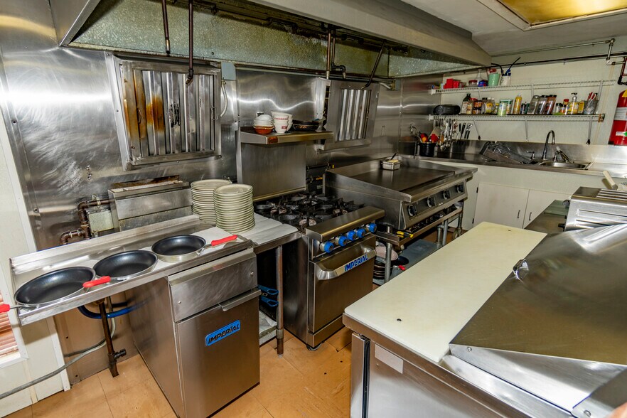 294 E Main St, East Brookfield, MA à vendre - Photo de l’immeuble – Image 2 sur 6