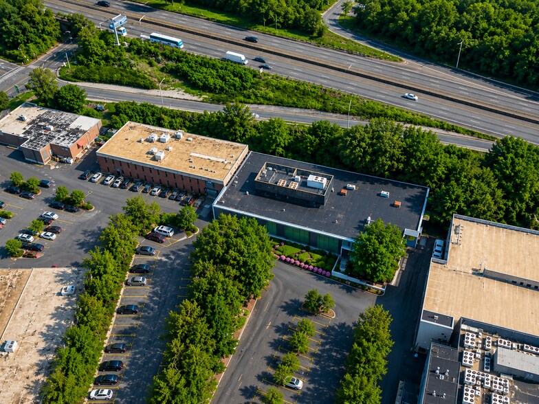 83 Harvard Ave, Stamford, CT à louer - Photo de l’immeuble – Image 3 sur 3