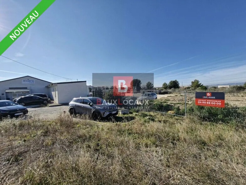 Terrain dans La Fare-les-Oliviers à louer - Photo de l’immeuble – Image 3 sur 3