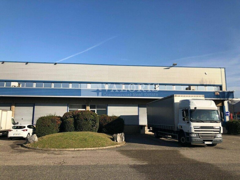 Bureau dans Chassieu à louer - Photo de l’immeuble – Image 2 sur 8