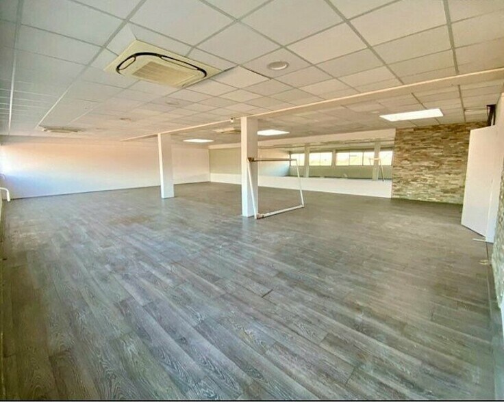 Bureau dans CANNES-LA-BOCCA à vendre - Photo intérieure – Image 2 sur 2