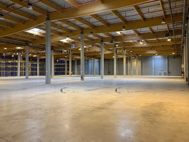 Plus de détails pour Industriel/Logistique à louer