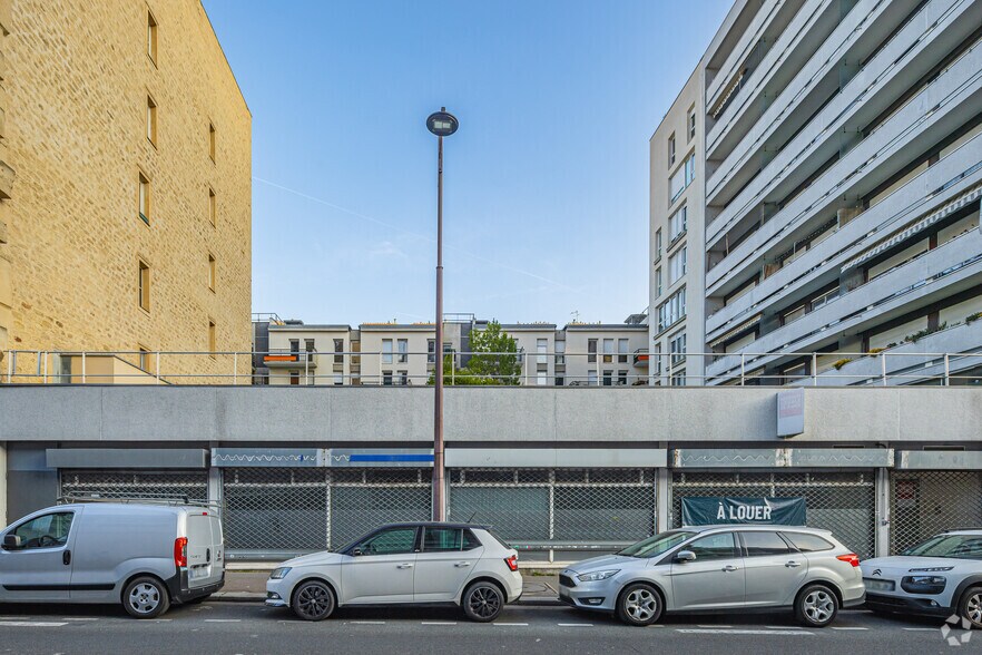 Local commercial dans Paris à louer - Photo de l’immeuble – Image 3 sur 3