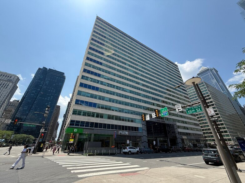 1500 John F Kennedy Blvd, Philadelphia, PA à louer - Photo de l’immeuble – Image 3 sur 20