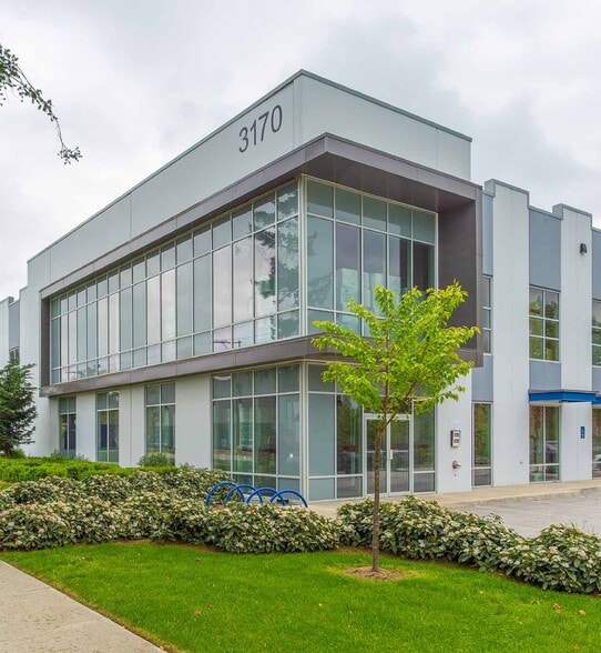 3170 194 St, Surrey, BC à vendre - Photo principale – Image 1 sur 7